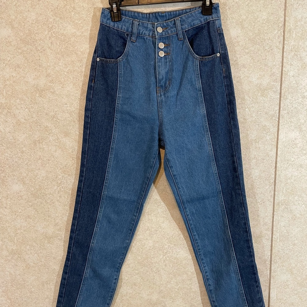 Women’s High Rise Color Block Two toned Denim Jeans 28 Waist x 29.5 Inseam